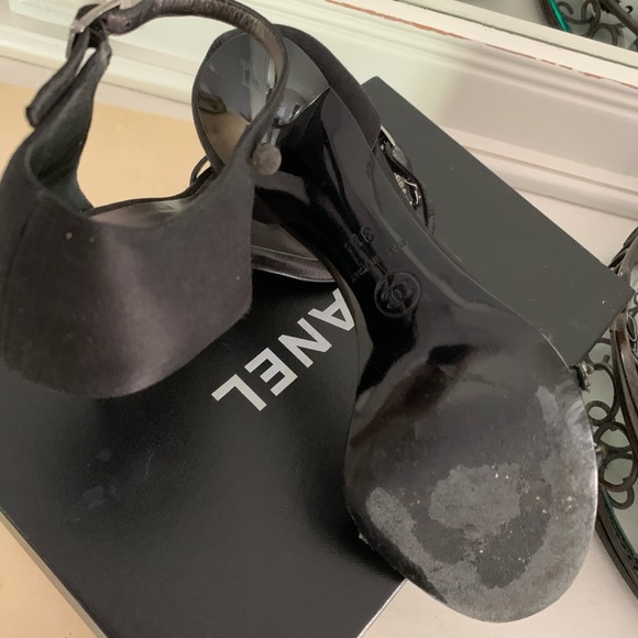 Authentic Chanel sandals from Neiman Marcus with original box and 2 shoe bags! - Picture 4 of 6
